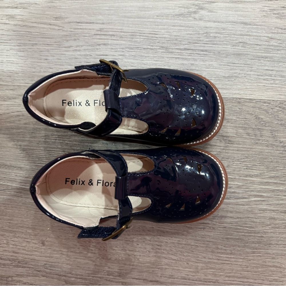 Navy Kids Shoes sz 8